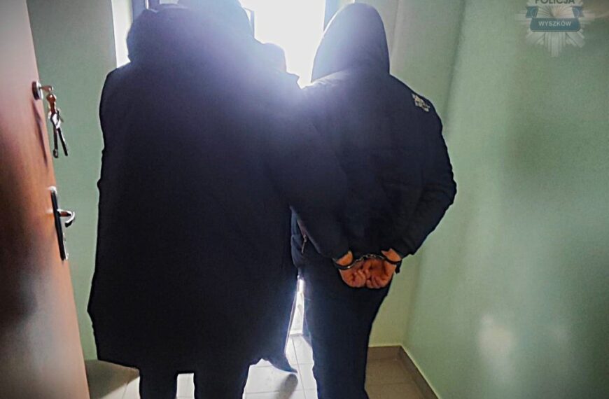 Pijany kierowca próbował przekupić policjantów. Grozi mu 10 lat więzienia