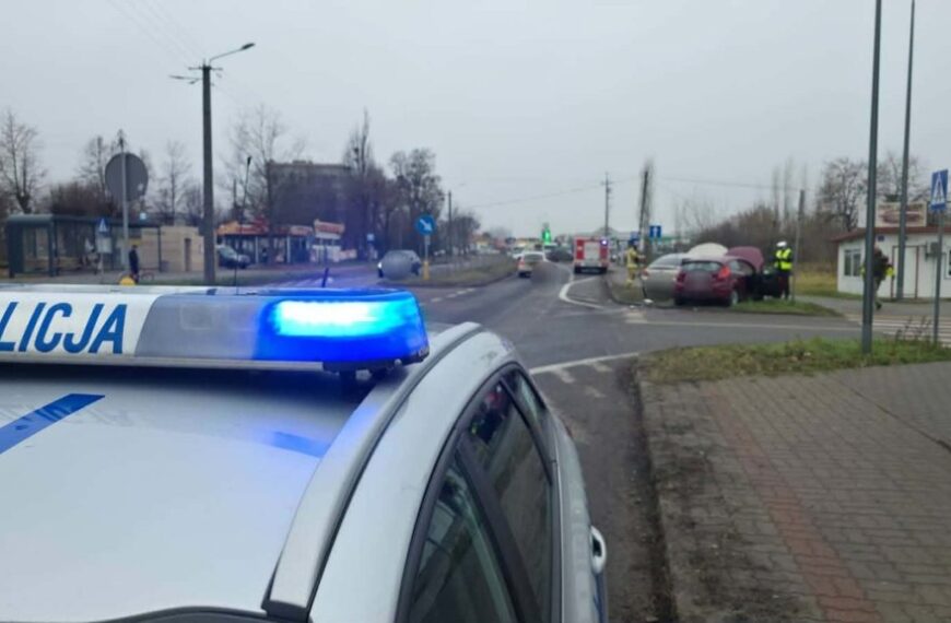 Groźny wypadek w Makowie Mazowieckim. 45-latka trafiła do szpitala